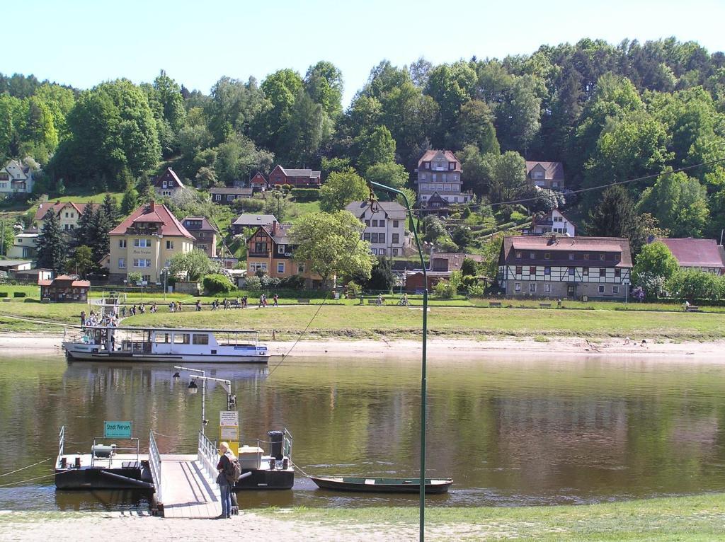 Hotel Saechsisches Haus Berggiesshübel Exteriér fotografie