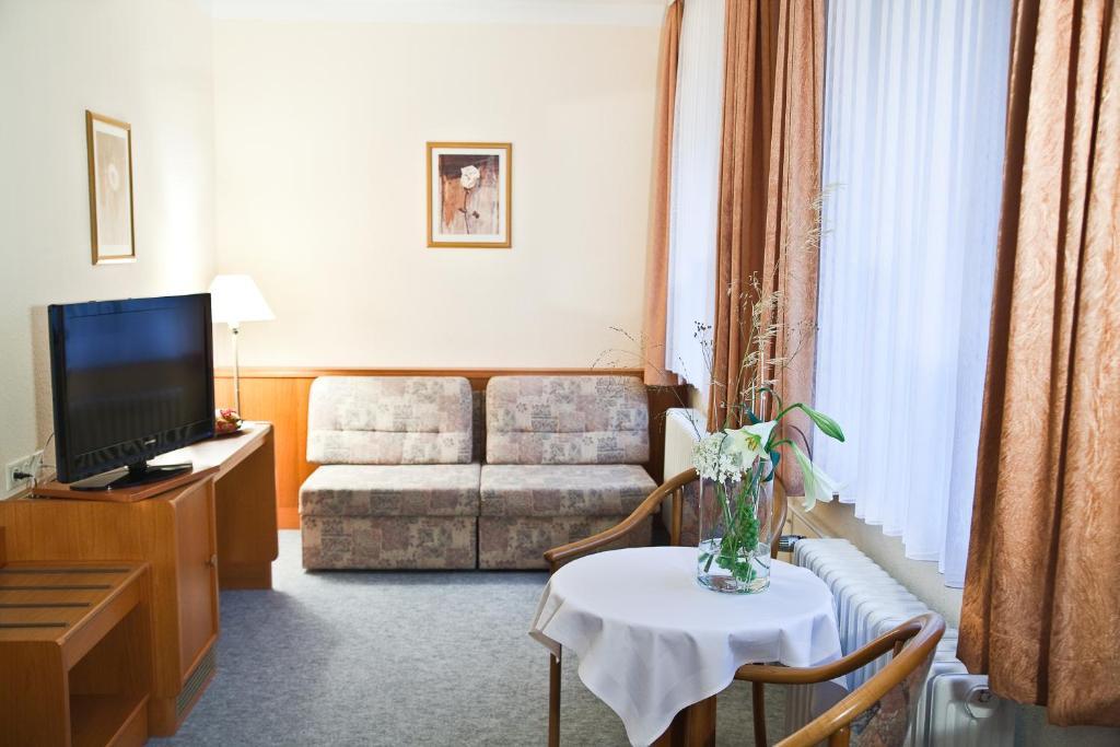 Hotel Saechsisches Haus Berggiesshübel Pokoj fotografie
