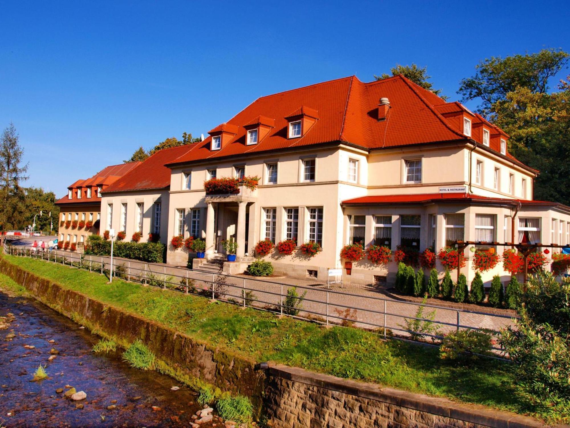 Hotel Saechsisches Haus Berggiesshübel Exteriér fotografie